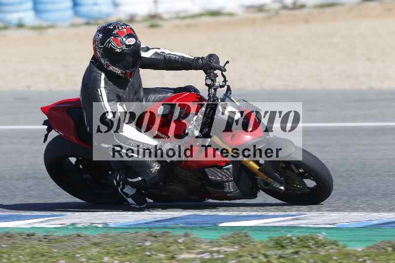 /Archiv-2024/02 29.01.-02.02.2024 Moto Center Thun Jerez/Gruppe gruen-green/6